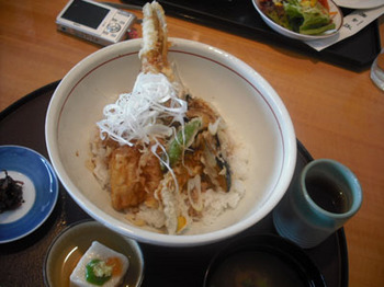 09.06アナゴの天丼.jpg
